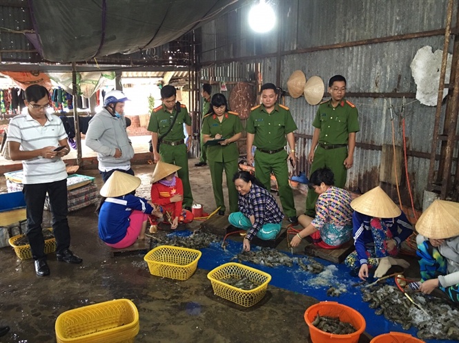 Mánh khóe bơm nước vào tôm