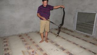 Làm giàu từ nghề nguy hiểm